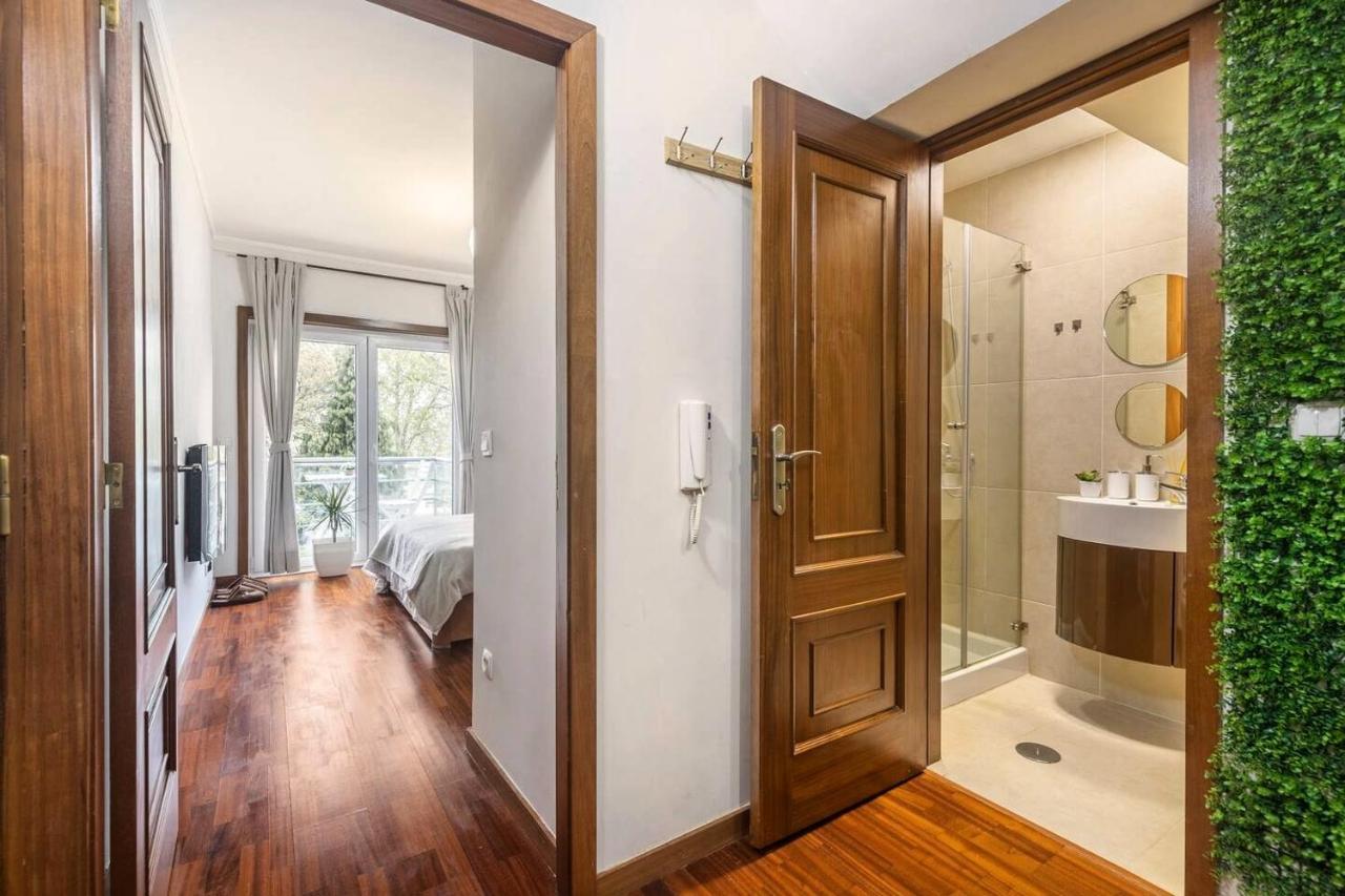 Modern Private Suite With Balcony & Bathroom - King And Queen Beds Vila Nova de Gaia Dış mekan fotoğraf
