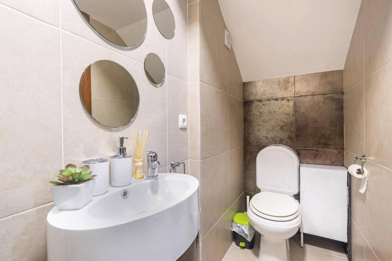 Modern Private Suite With Balcony & Bathroom - King And Queen Beds Vila Nova de Gaia Dış mekan fotoğraf